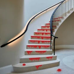 ESCALIER ENSANGLANTÉ (Décoration Halloween)